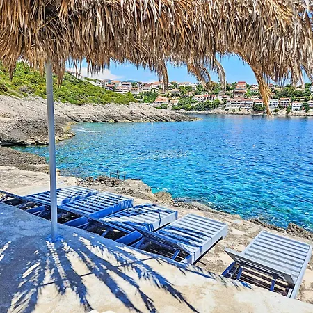 Apartman Snjezana-4 By Interhome Zavalatica